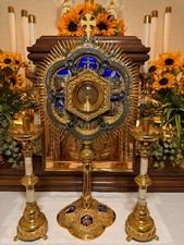 Monstrance from 1935 in MINT condition for its age.