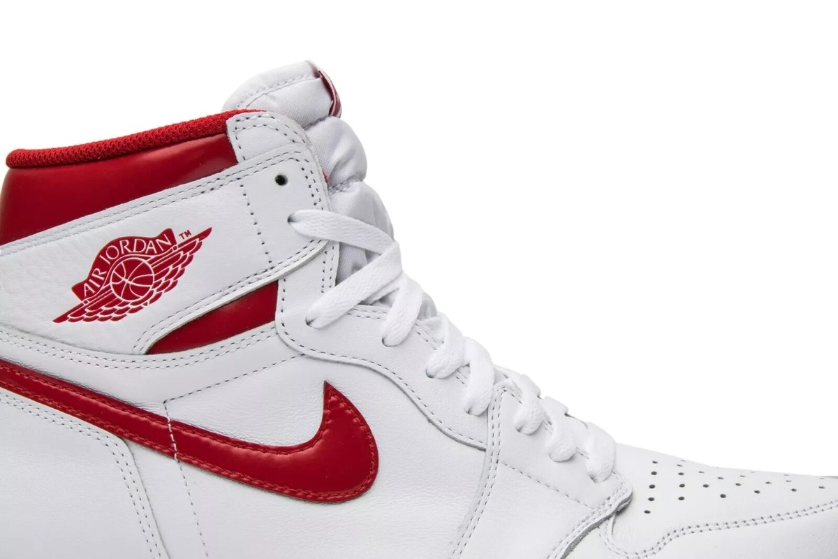 AIR JORDAN 1 HIGH OG LLIC RED　　N10 NIKE AIR JORDAN 1 RETRO HIGH DMP CHICAGO BULLS SIZE 8