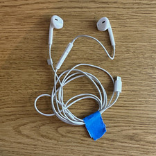 Apple EarPods Wired In-Ear Earbuds Lightning On-Cable Mic White Tested Working
