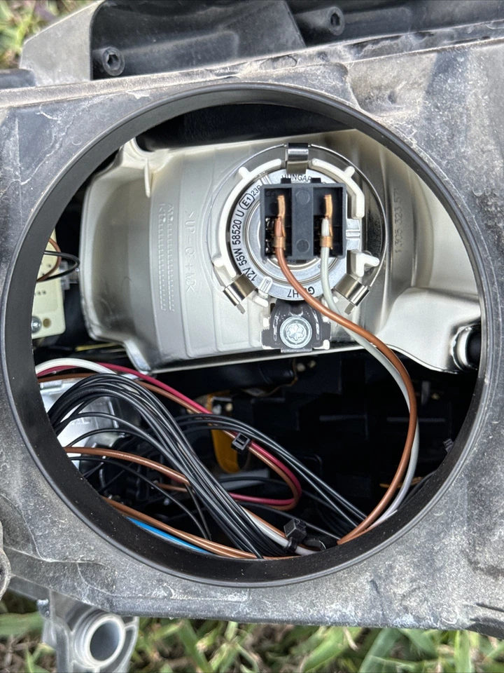 2013-2017 Volkswagen CC HID Xenon Head Light Lamp Passenger Right - Image 4 of 4