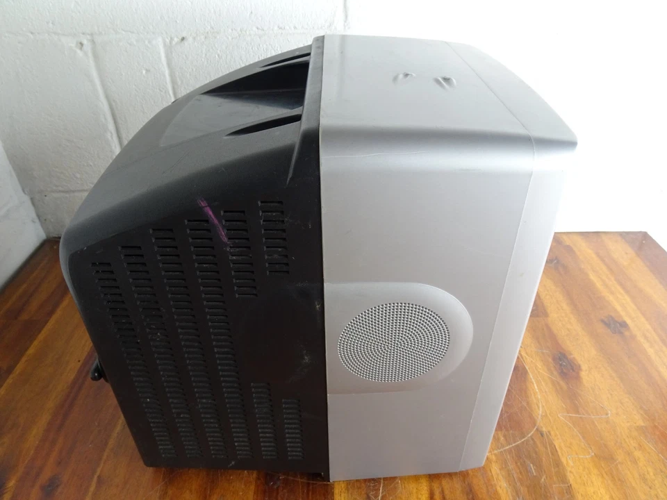 Toshiba MD9DM1R 9" CRT Color TV DVD Player Combo Retro Gaming 2002 Tested - Image 2 of 4