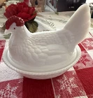 Westmoreland VTG  1940’s Lg Milk Glass Hen on Nest Covered Dish-w/Split Tail