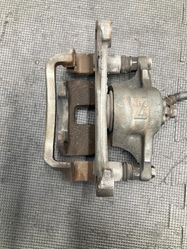 Conjunto de pinza de freno trasera derecha para pasajero Lexus SC400 92-2000 FABRICANTE DE EQUIPOS ORIGINALES - Imagen 5 de 8