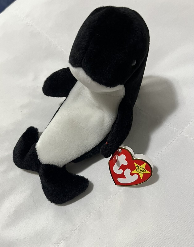 “WAVES” TY BEANIE BABY B&W WHALE, NO ERROR, PE PELLETS - EXCELLENT CONDITION!