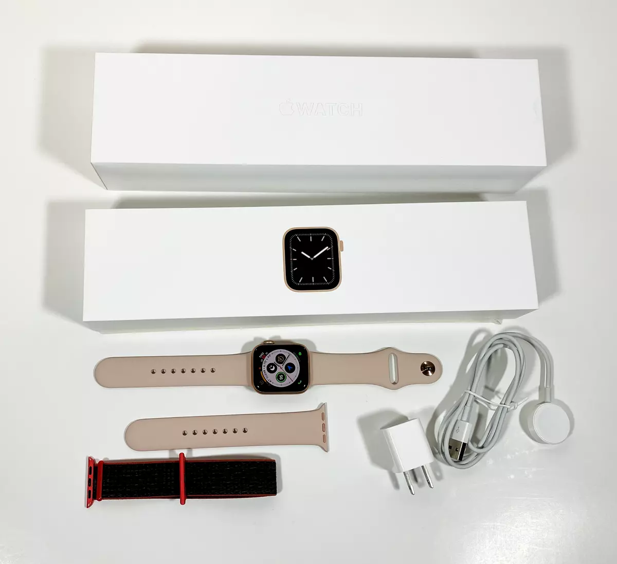 Apple Watch Series 5, 40mm, GPS + WiFi + Cellular, Gold, Good Condition