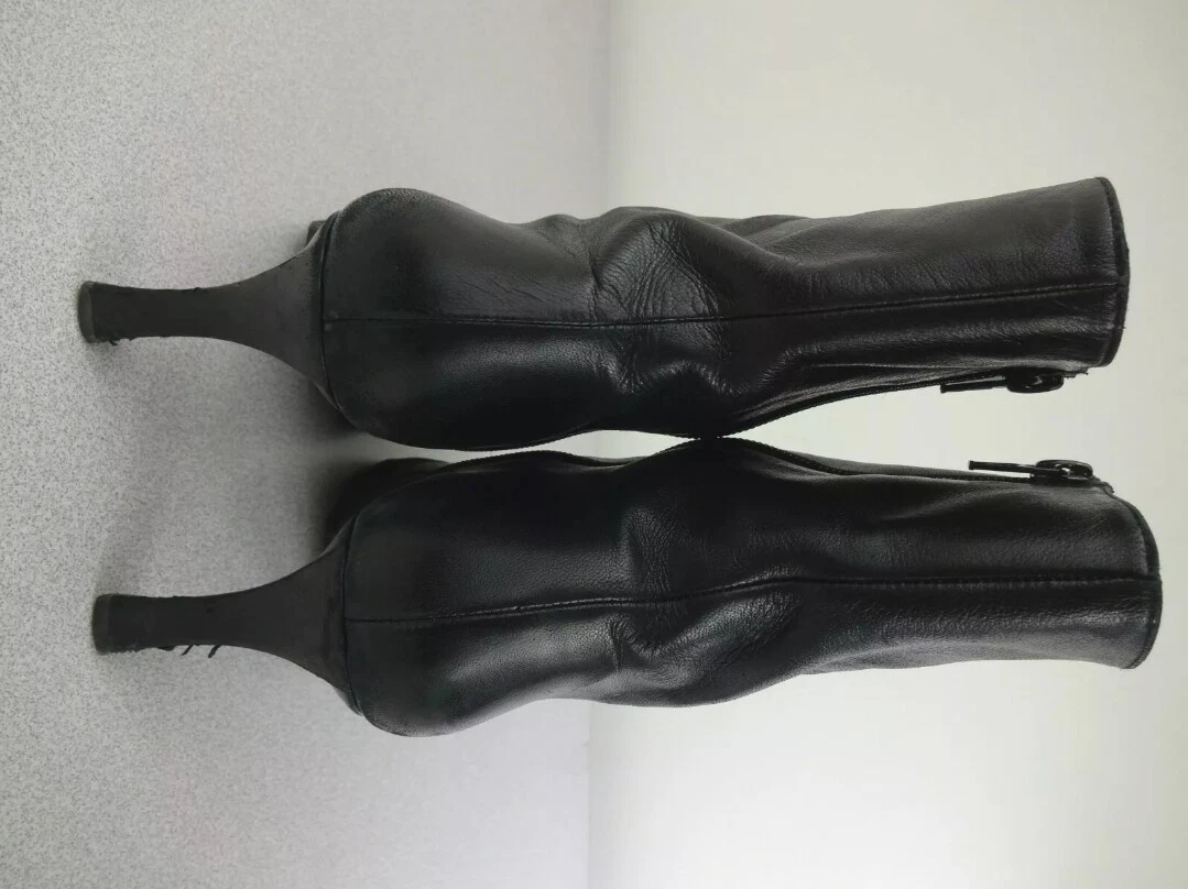 Stuart Weitzman S211082 Black Leather Pointy Toe Booties Womens Size 9.5