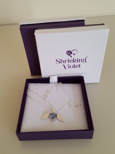 COLLAR Y COLGANTE DE PLATA VIOLETA GRITANDO OLVÍDAME NO- ALAS DE ÁNGEL - Imagen 10 de 12