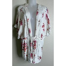 Time and Tru Womens One Size Kimono Arctic White Floral Lace Trim Pom Pom Wrap