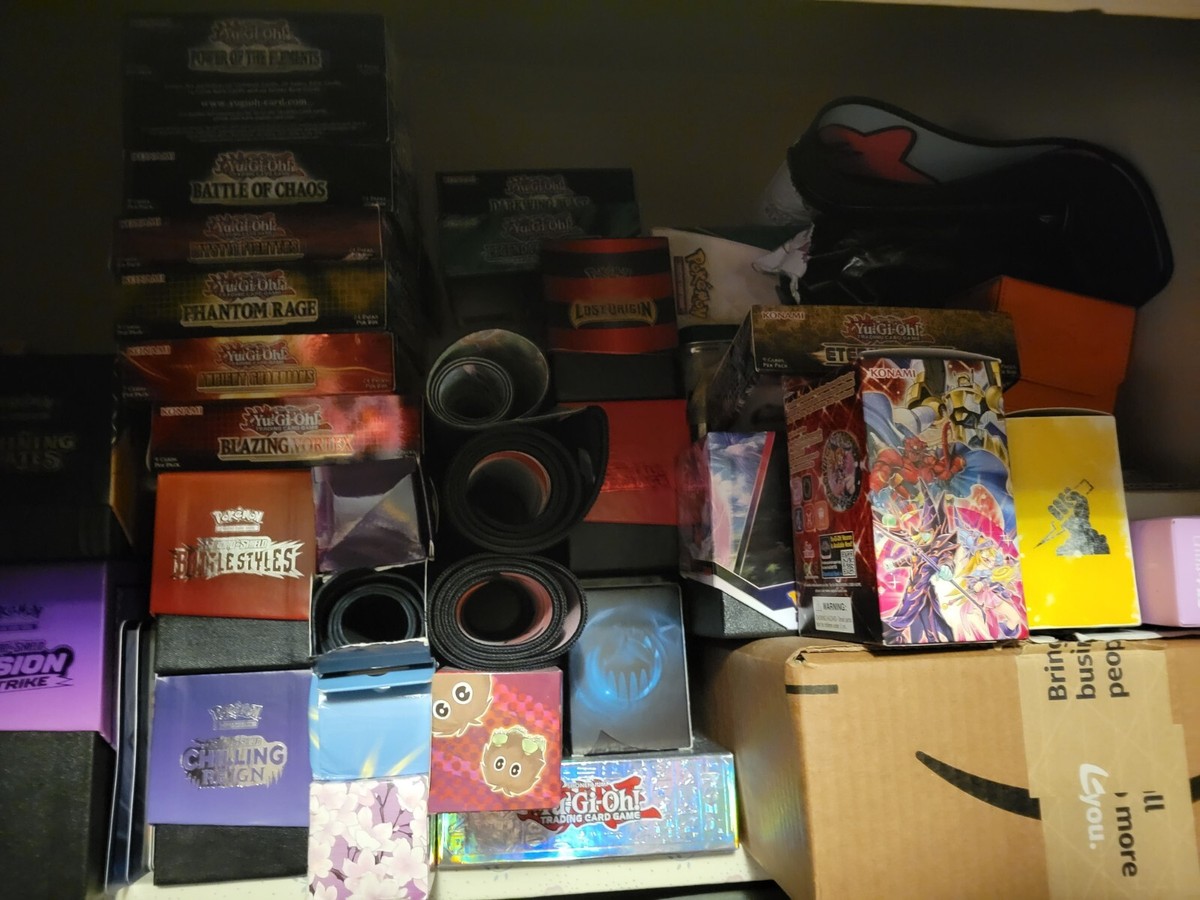 100 random yugioh cards YuGiOh! Mega Lot Mint Card Plus 4 Rares with Possible Holo Inserted : Toys & Games 100 random YuGiOh cards