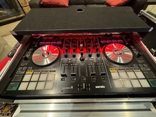 Reloop Mixon 4 - DJ Controller w/Flight Case - Excellent Condition!