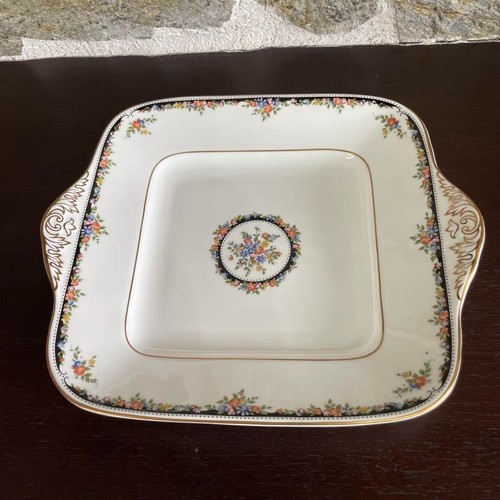 Wedgwood Osborne Cake Plate (10.8in, 27.5cm) x 1 & Side Plate 6.9in x 4 Set - Picture 2 of 8