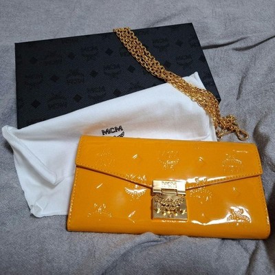 MCM Authentic Chain Wallet Bag Geldbörse Orange Gelbgold Visetos Logo Schulter