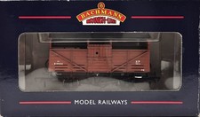 Bachmann 37-710 8 Ton Cattle Wagon B893343 in BR Bauxite Livery (BB)