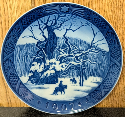 1967 Royal Copenhagen Collectors Christmas Plate “The Royal Oak” 7