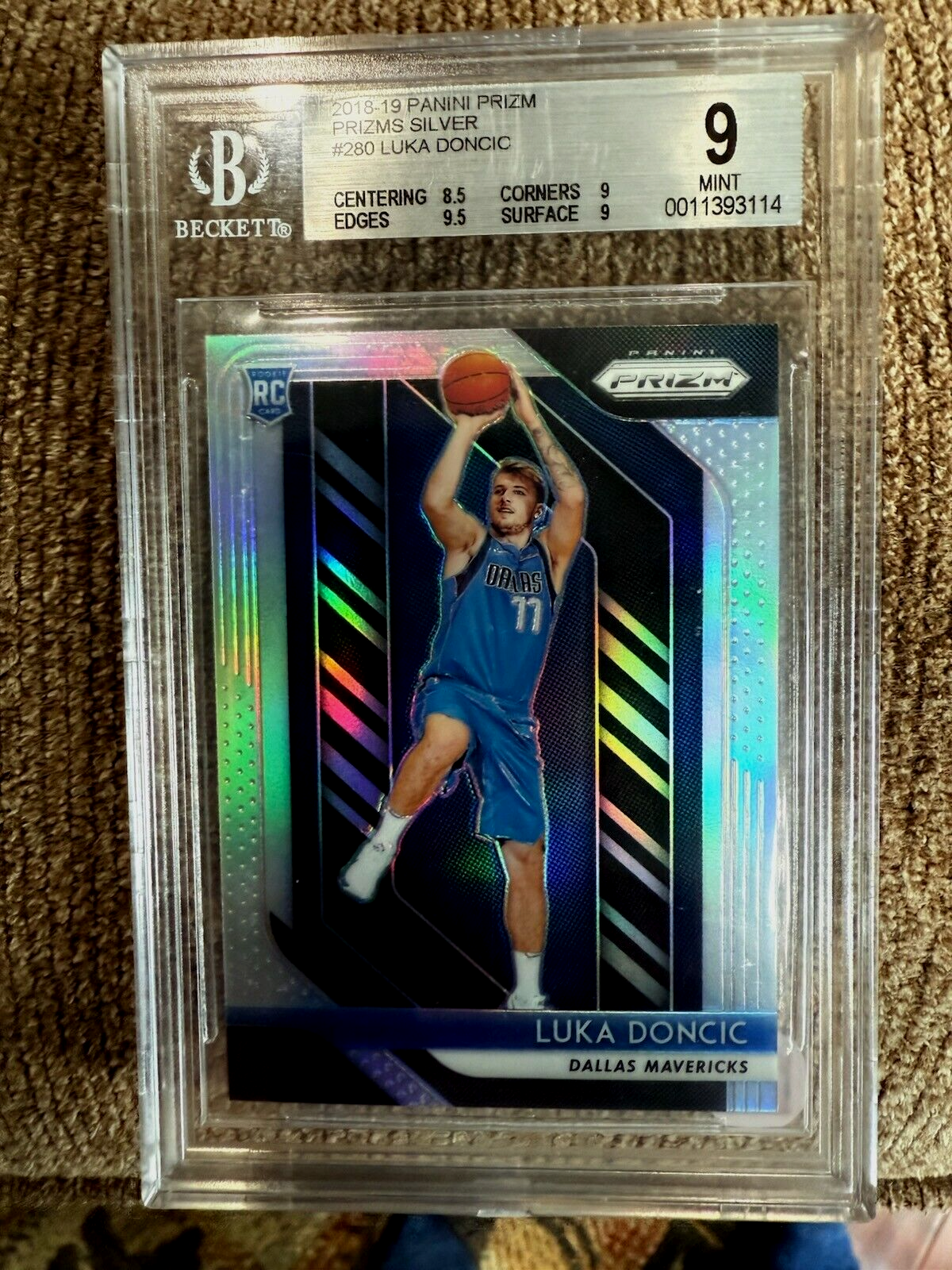 2018-19 PANINI PRIZM SILVER #280 LUKA DONCIC ROOKIE CARD #9 MINT