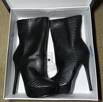 Izabella Rue Women's Boots Black Size 7.5-USA -W/Box