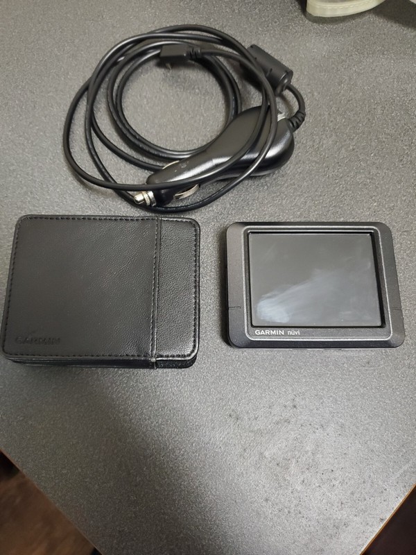 Garmin Nuvi 205 GPS Car Navigation Bundle w/ Power Adapter and Leather Case
