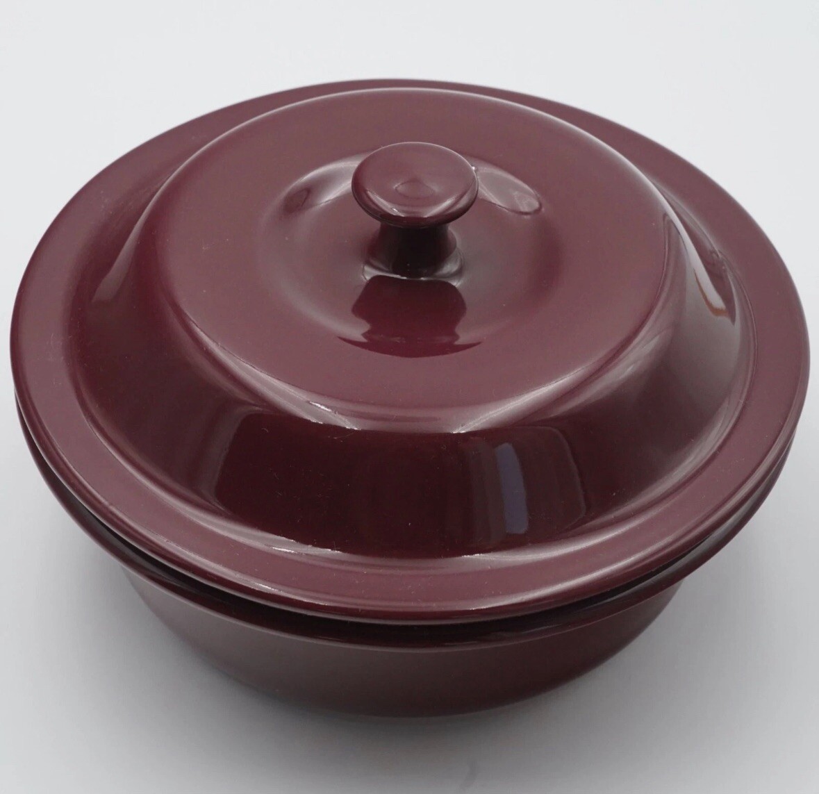 Pampered Chef Cranberry Red 1.5L Covered Round Baker 1143 USA