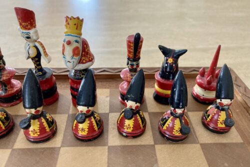 VTG Erzgebirge Schachspiel Deutsche German Chess Set w/Handcarved Wooden Board - Picture 5 of 19