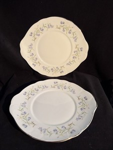 Lot of 2 VTG DUCHESS BONE CHINA HAREBELL CAKE PLATES 10x 9 GOLD TRIM 571 ENGLAND