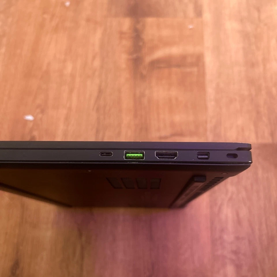 Razer Blade 15 15.6 inch - Intel Core i7 8th Gen., 2.20 GHz, 16GB / READ DESC - Image 2 of 4