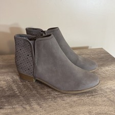 Gray Faux Suede Ankle Boots Booties Shoes Girls Size 5 Youth Metallic Stars