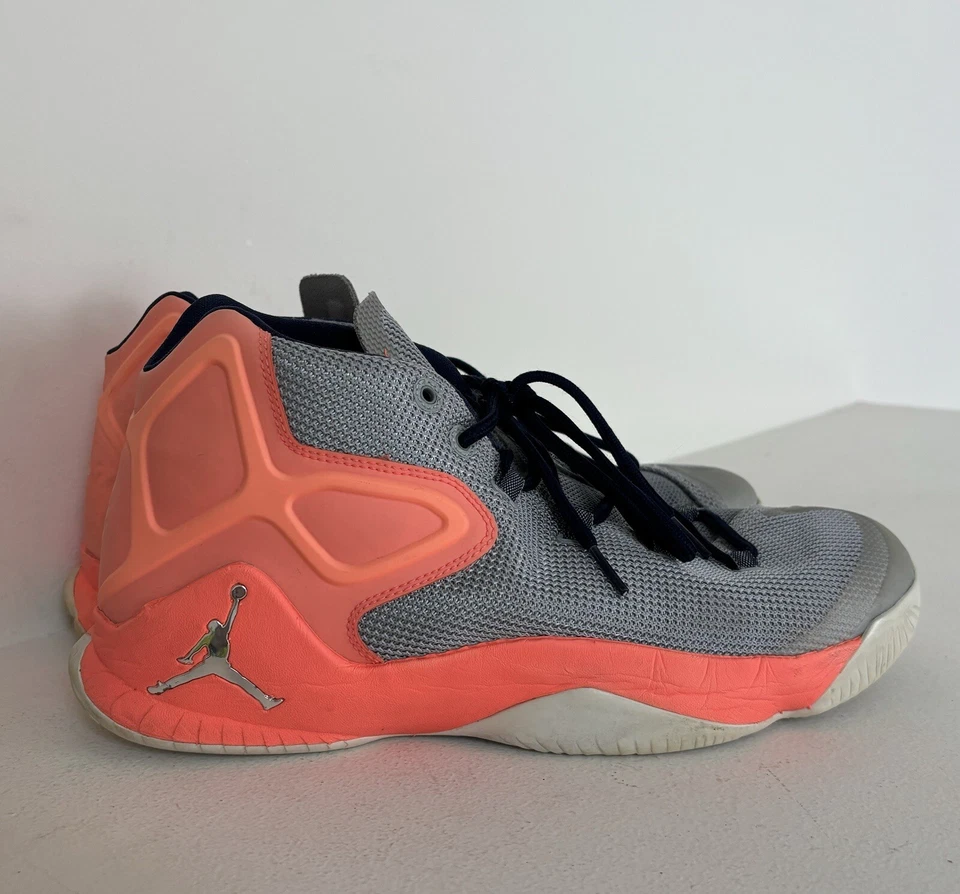 Nike Air Jordan Melo M12 Tenis Gris Melocotón Zapatos de Baloncesto Para hombres Talla 12” Foto 3 de 4