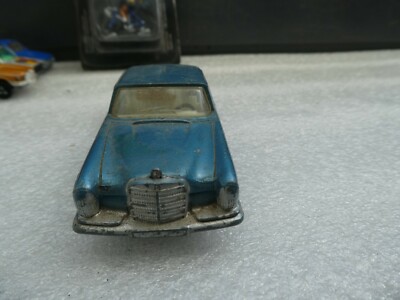 DINKY TOYS FRANCE d'origine MERCEDES BENZ 300 SE n 533