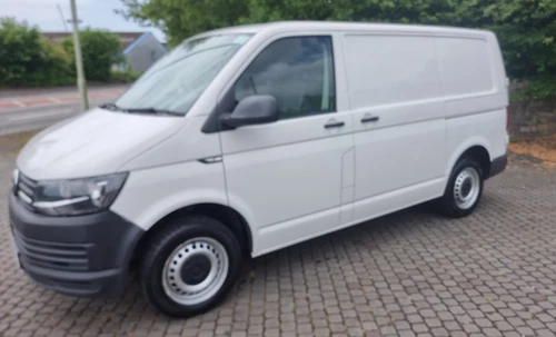 VW Transporter 2019 T6 125k 1 Former Keeper AC 2 keys Rear Parking Sensors