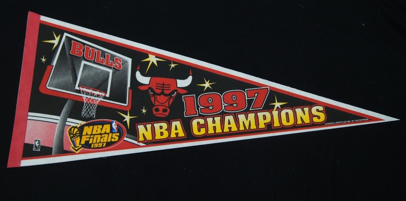 1997 Chicago Bulls NBA FINALS CHAMPIONS Pennant 30 1/2" Long D1769 CONSIGN BIN