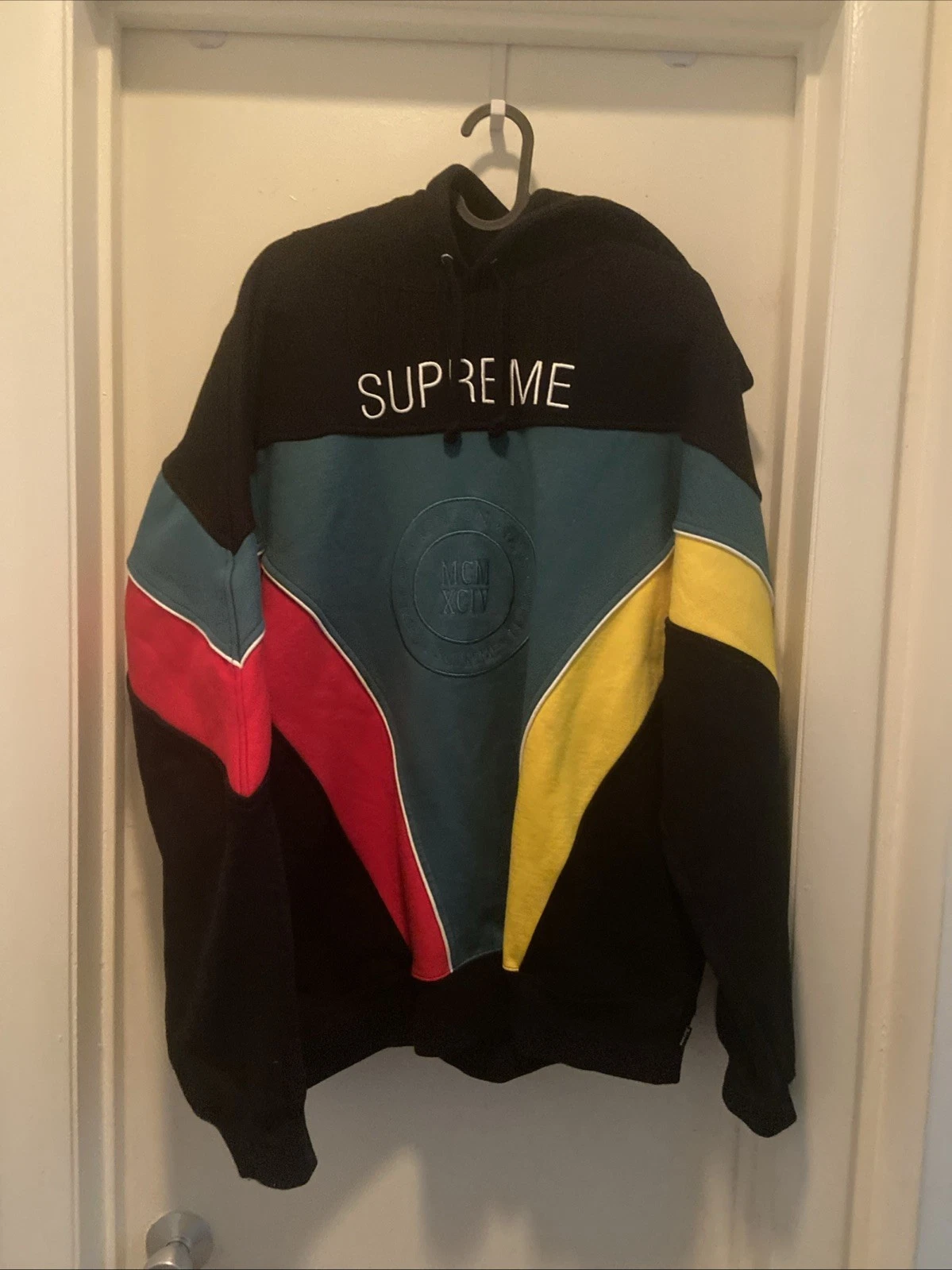 sweat à capuche supreme milan SS20 noir grand
