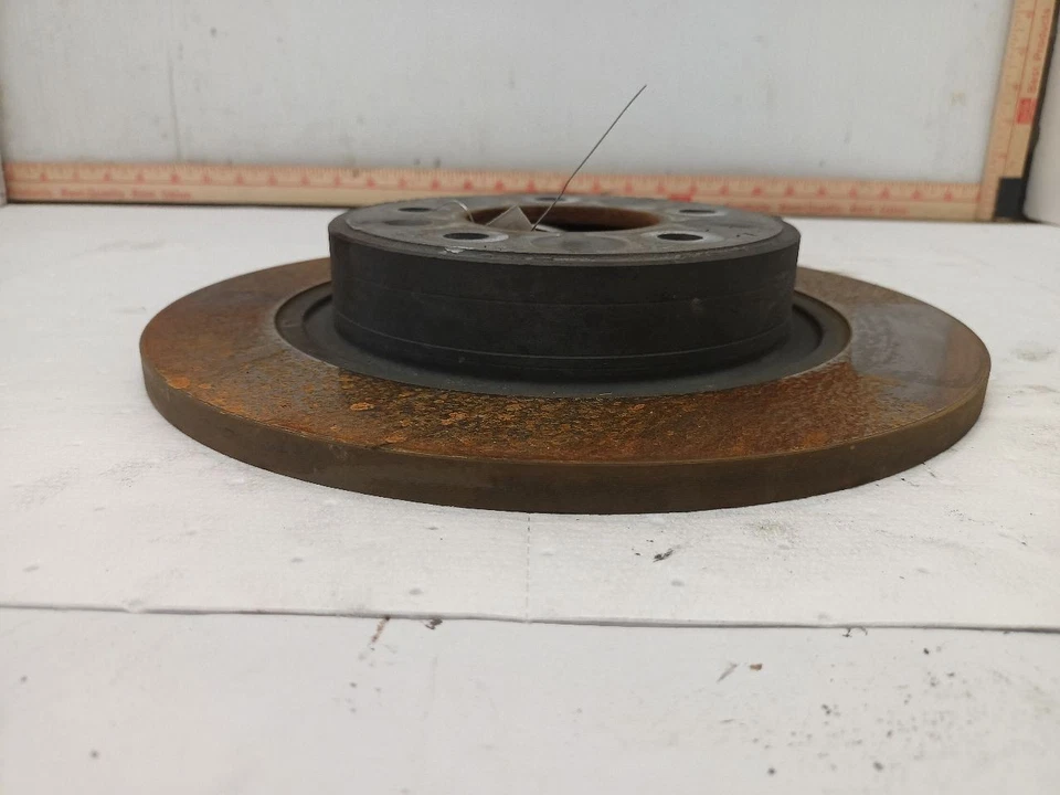 Задний ротор от 2014 Chevrolet Volt 10924729 - Изображение 2 из 4