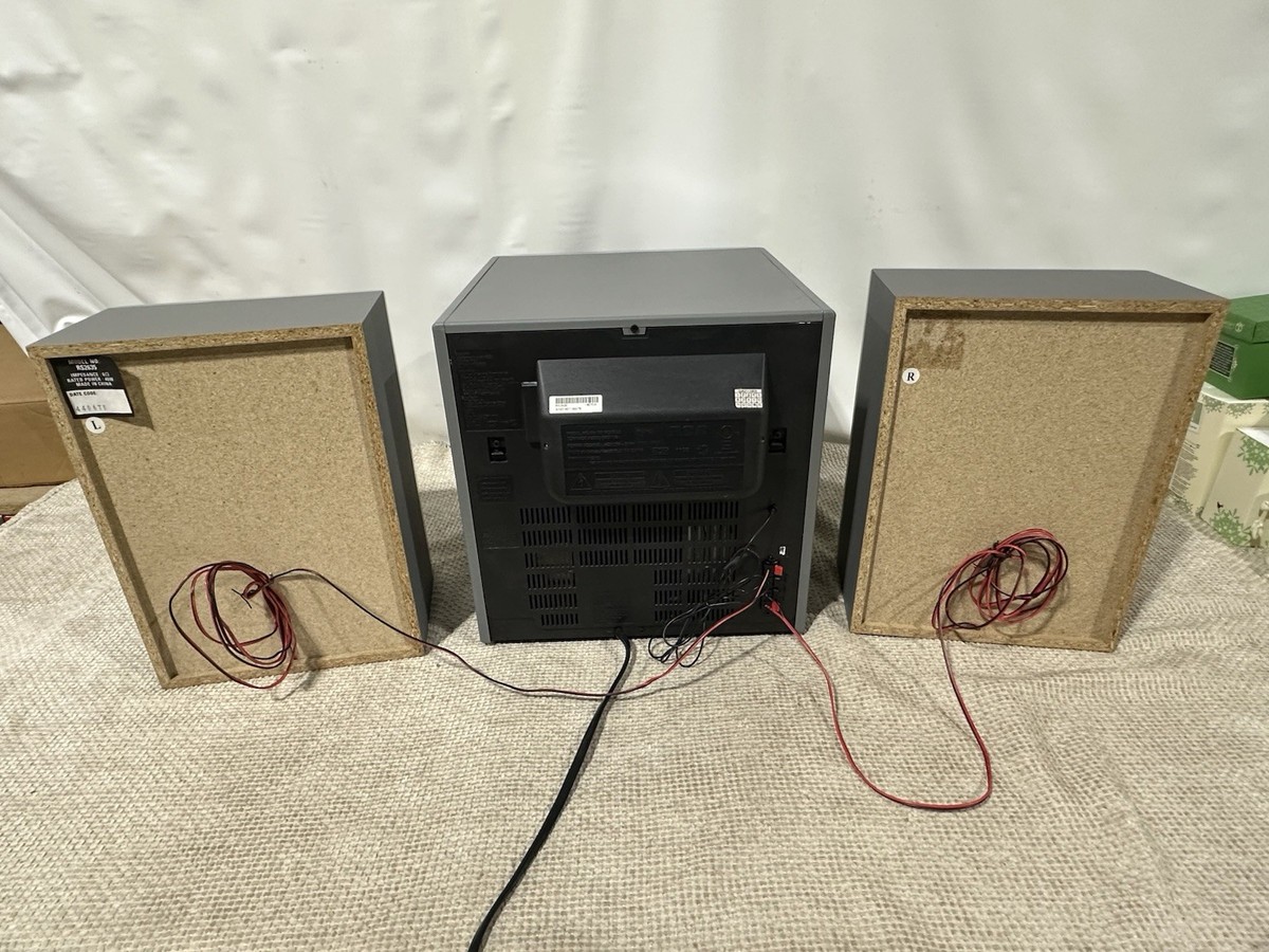 RCA RS2635 Compact Stereo System 5 Disc CD Changer Cassette AM/FM