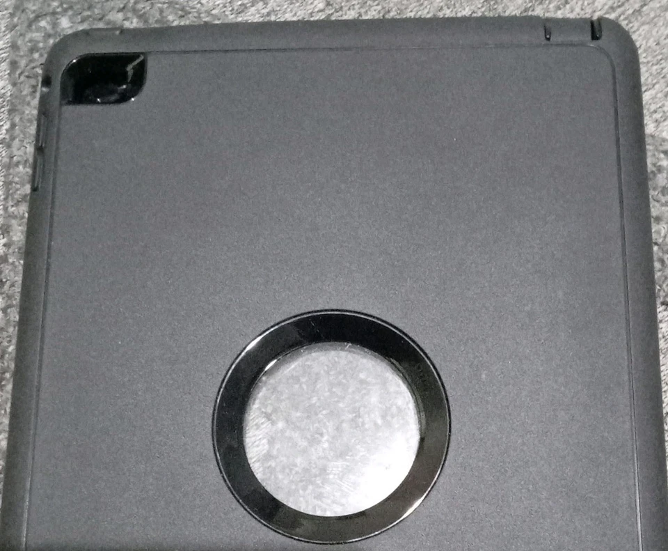 Otterbox Defender Series Case Ipad Air 2 missing hard plastic back - Image 4 of 4