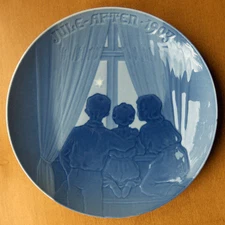 Bing & Grondahl 1903 Christmas plate~Expectant Children~Denmark~Antique~Pristine