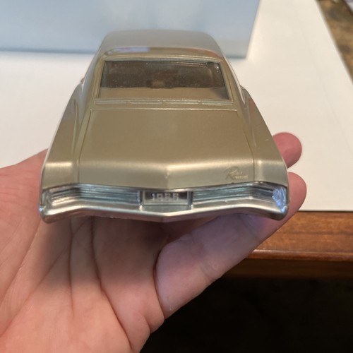 1966 Buick Riviera Plastic Promo Model 1/25 Scale Champagne Color - Picture 6 of 11