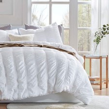 Luxury Seersucker Queen Comforter Set 3-Piece, Soft  Lightweight Down Altern...