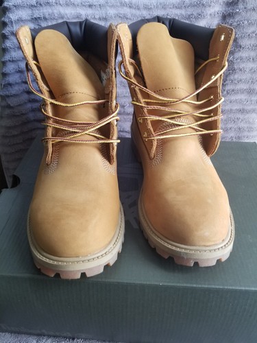 Timberland 6-inch Waterproof Boots. Wheat Nubuck Junior's 6.5. 'Spanking'.