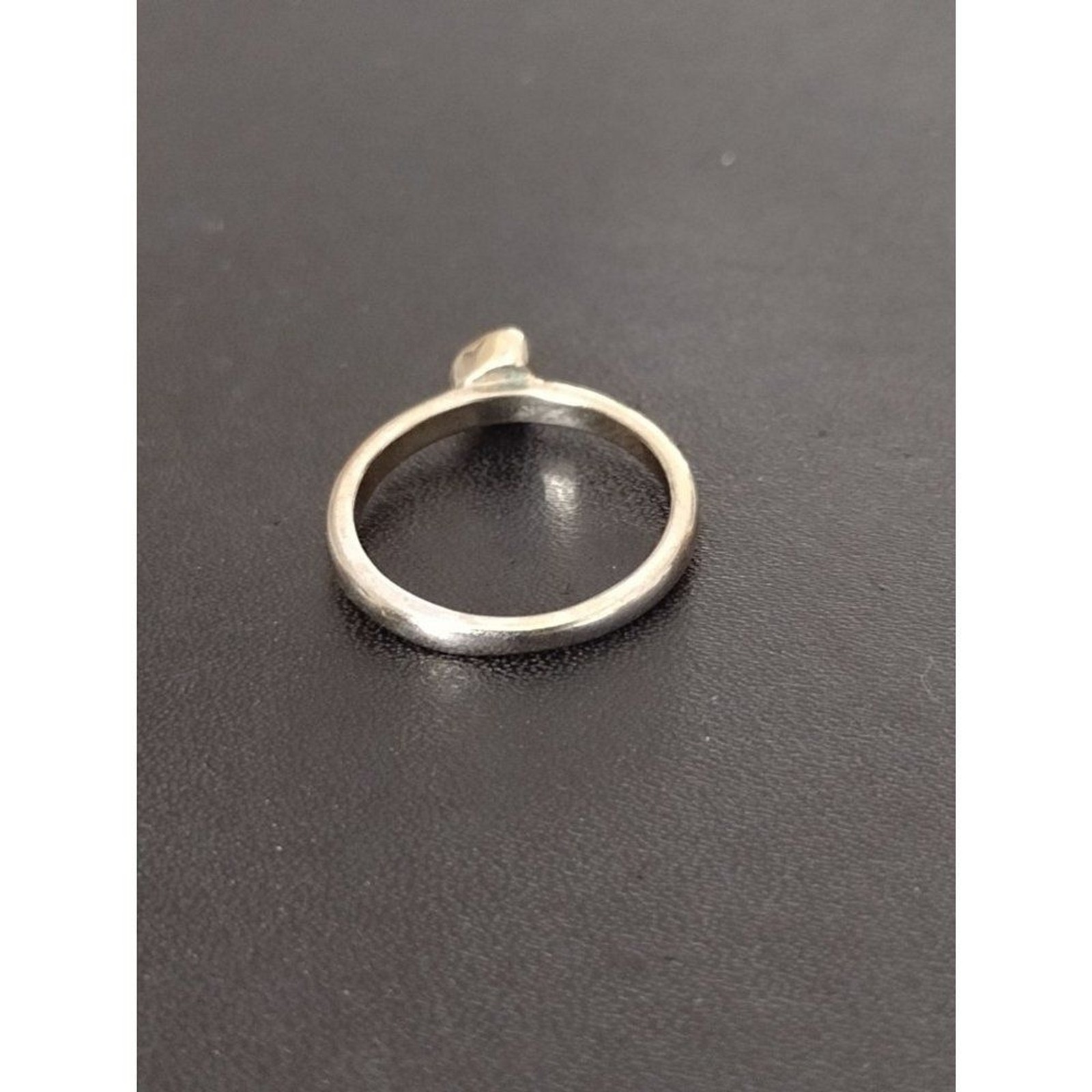 Silver tone triangular blue rhinestone ring size 8 - image 6