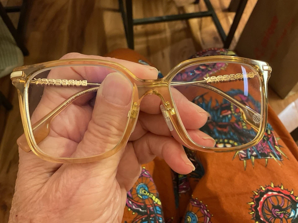 MARCOS Burberry B 2376 4063 ELIZABETH Cuadrados Cítricos Transparentes 52mm 140mm Foto 2 de 4