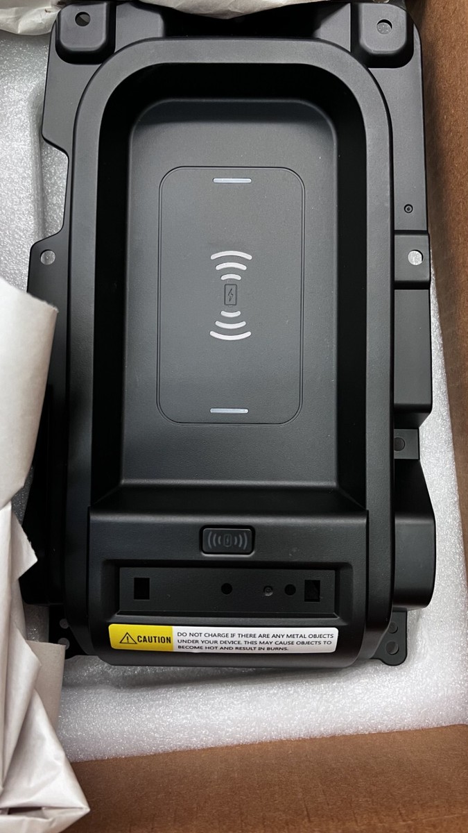 NEW OEM TOYOTA TUNDRA 2014-2021 CENTER CONSOLE WIRELESS CHARGING