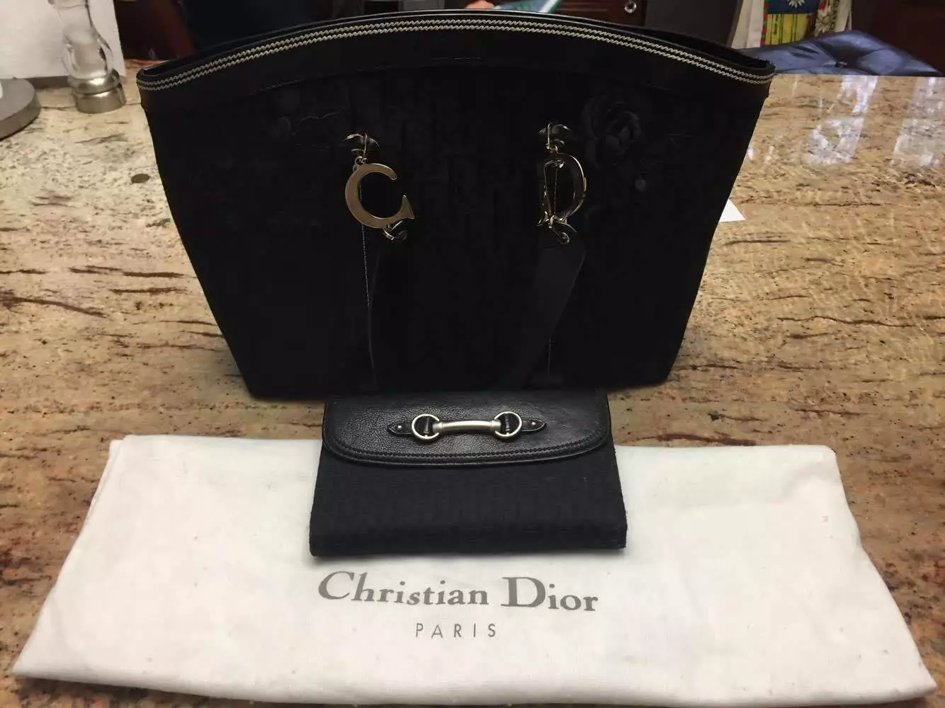 Sac noir authentique Christian Dior Diorissimo fleurs avec portefeuille assorti