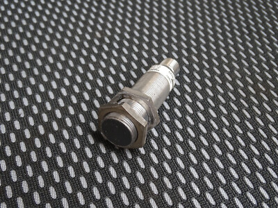 Original Balluff Induktiver Sensor BES M18MG1-PSC12B-S04G  #SIG