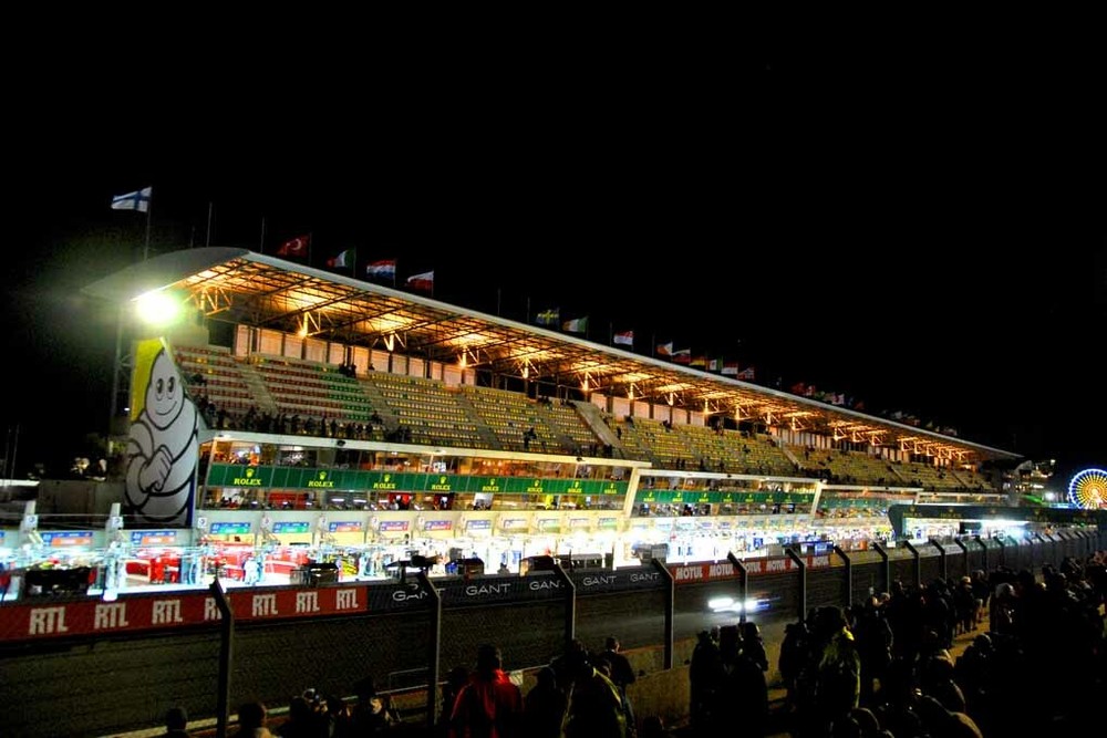 24 Hours of Le Mans 2019 Night Motorsport Racing Photo  
