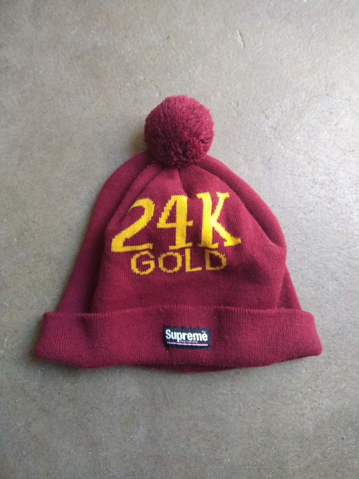 Chapeau tricoté acrylique or 24 carats Supreme Beanie FW13 pom pom 