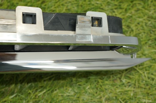 07-14 Escalade Chrome Front Passenger Side Right RH Fender Vent Emblem OEM - Picture 7 of 13
