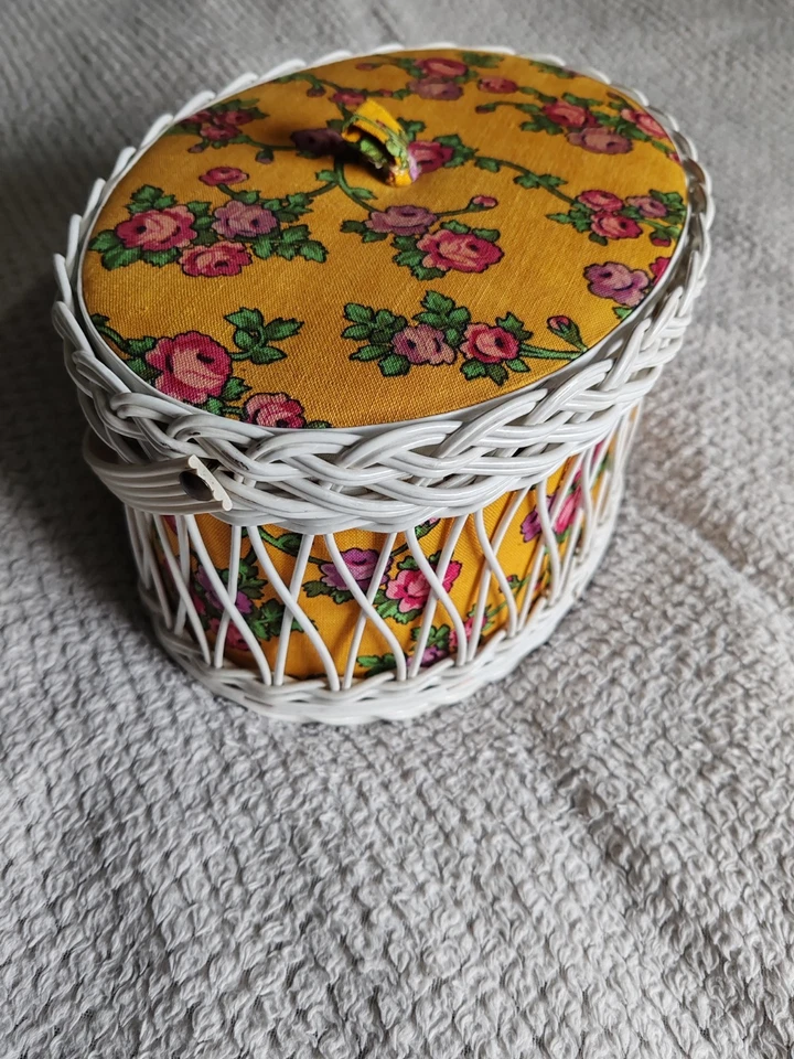 *TOP* Vintage Nähkorb Retro Nähkorb mit Inhalt weiß  *SUPER* - Bild 2 von 4