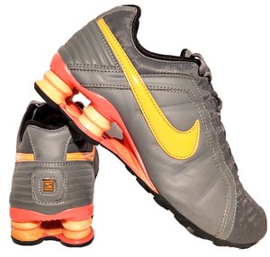 nike shocks junior