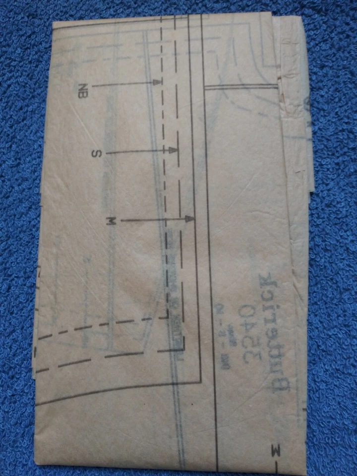 BUTTERICK 3540 Summer/Beach Infant's Cover-Up/Dress/Panties/Hat~NB,S,M~Uncut/New - Image 3 of 4