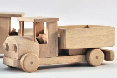 Rettruck - klein - Holzspielzeug Fahrzeug Laster LKW Spielzeug Kinder Timberfan - Bild 1 von 3